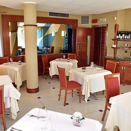 Albergo Ristorante San Marco Карманьйола Екстер'єр фото