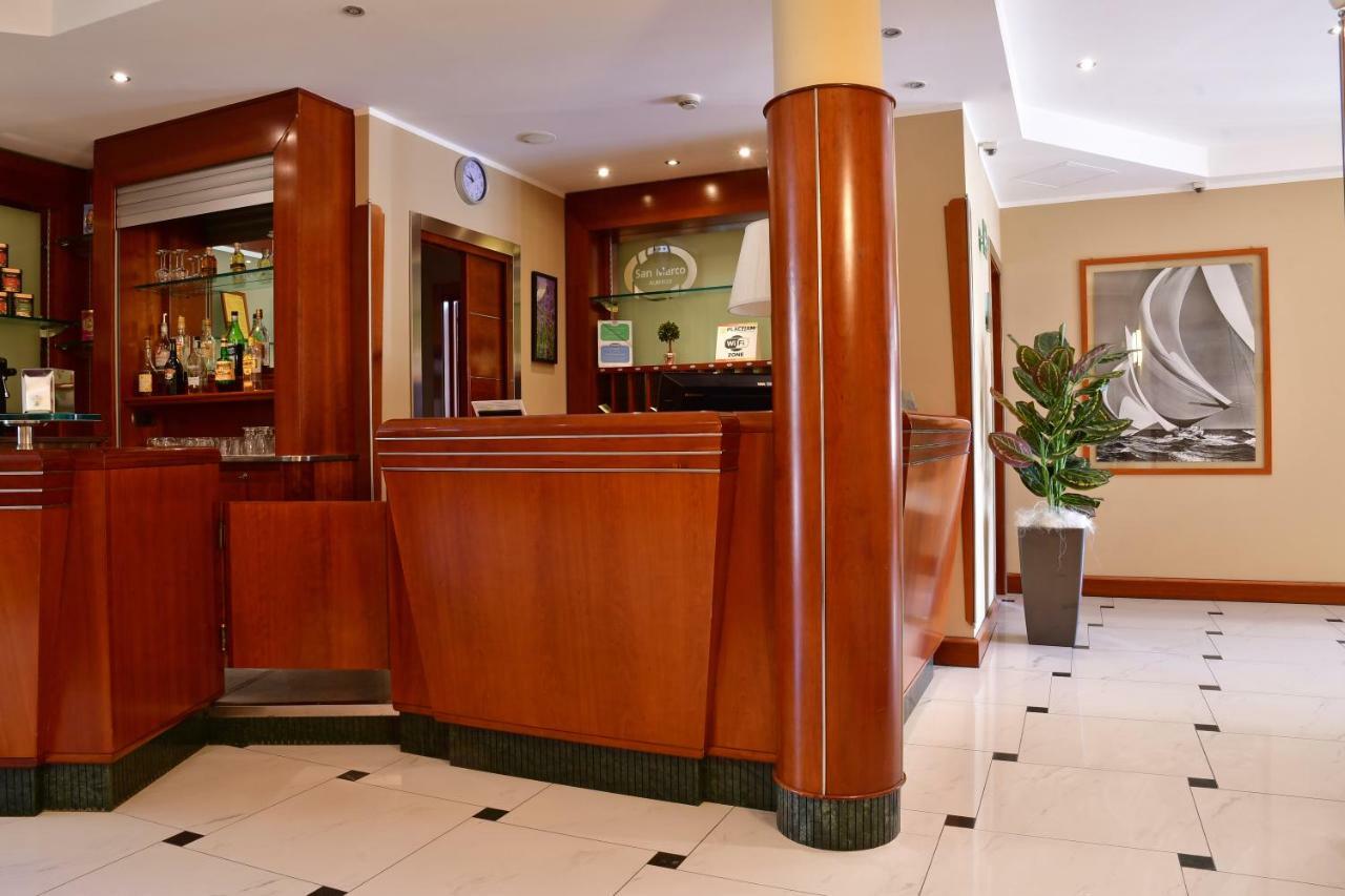 Albergo Ristorante San Marco Карманьйола Екстер'єр фото