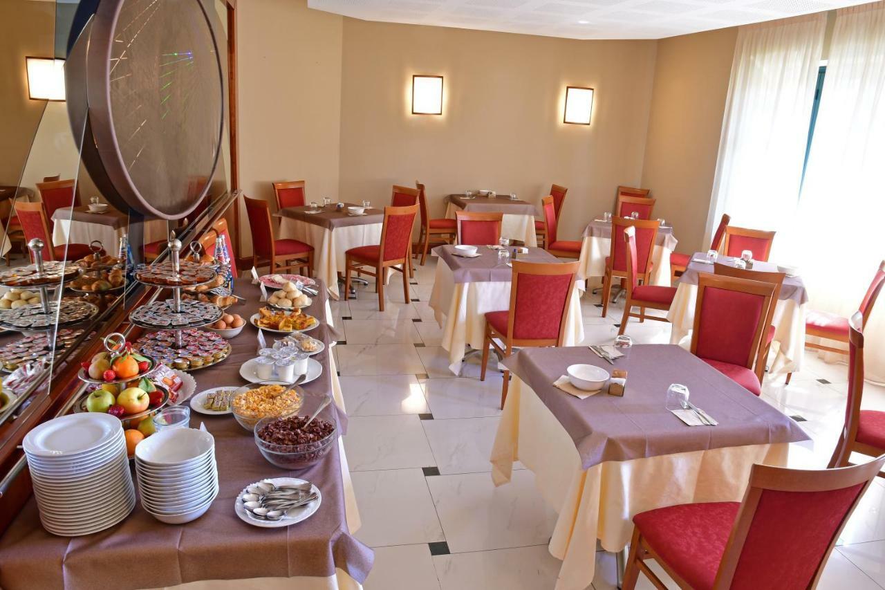 Albergo Ristorante San Marco Карманьйола Екстер'єр фото