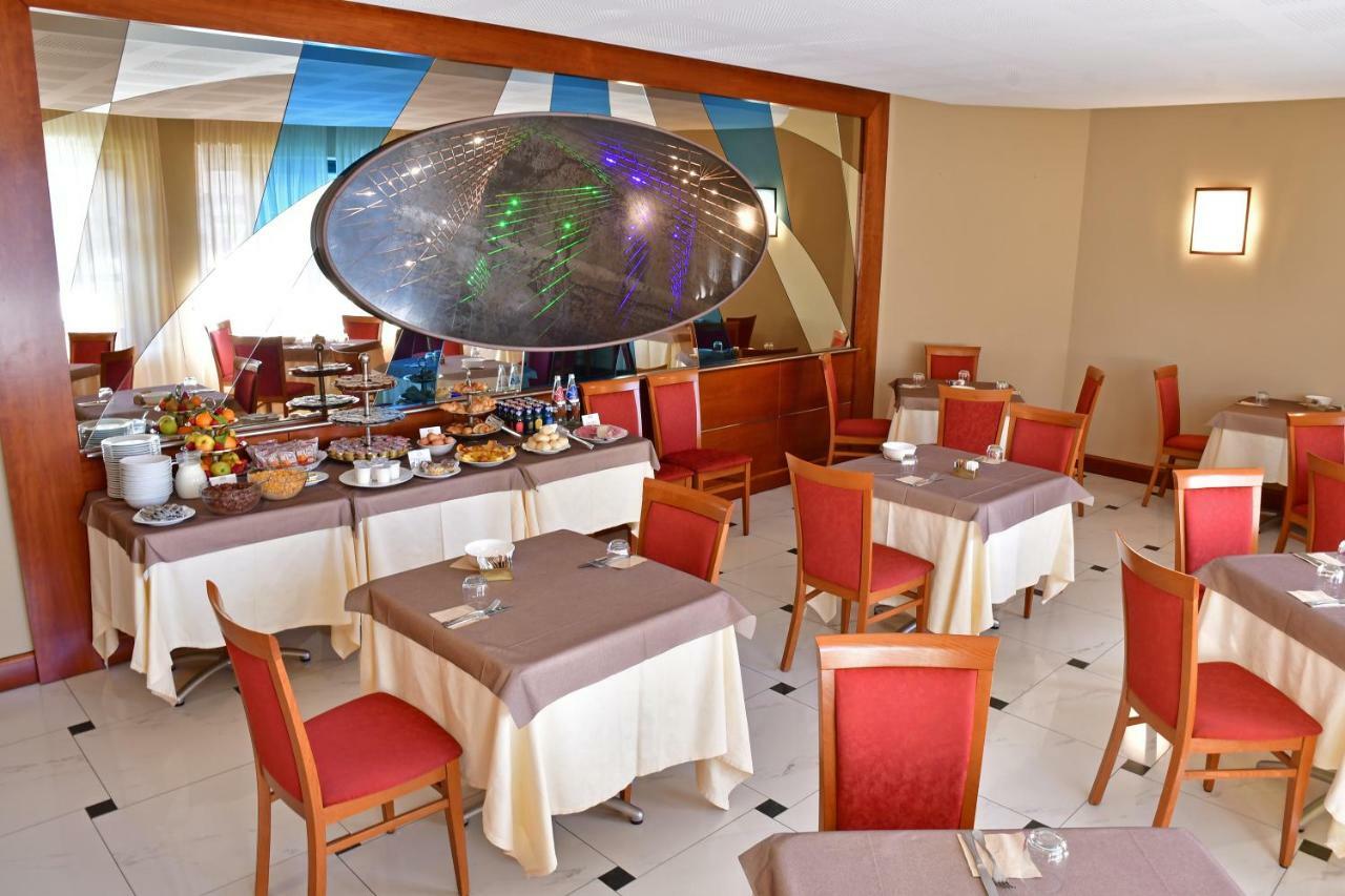 Albergo Ristorante San Marco Карманьйола Екстер'єр фото