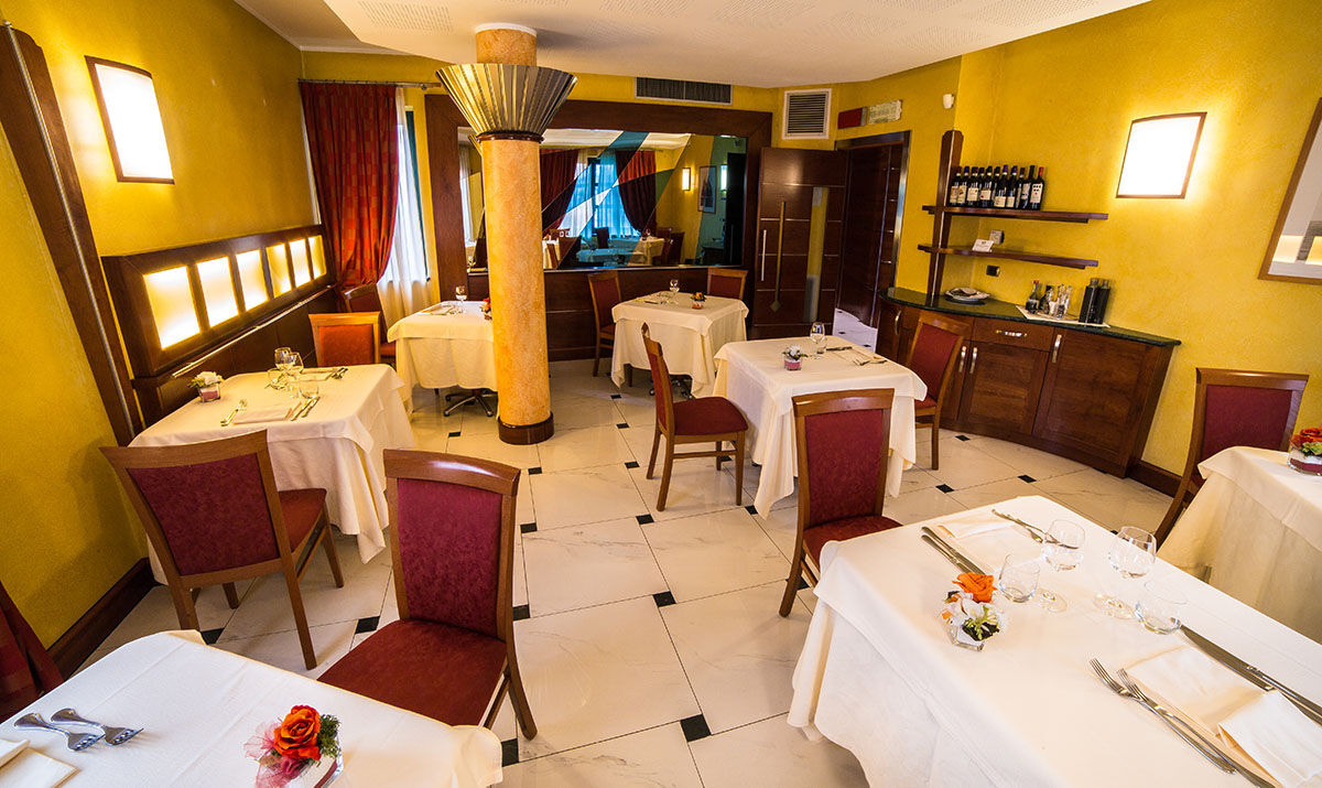 Albergo Ristorante San Marco Карманьйола Екстер'єр фото